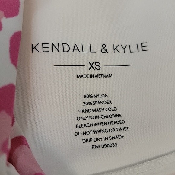 KENDALL & KYLIE Animal Print Bikini Top size XS - Picture 3 of 4
